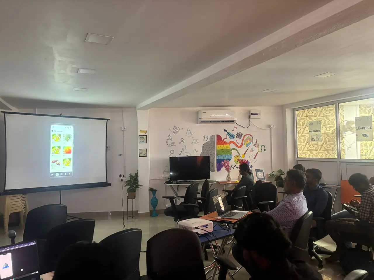 Life at Ovi campus moment 32